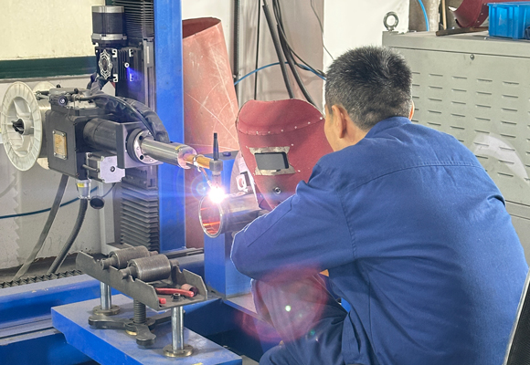 Automatic welding machine